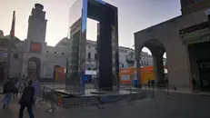 La pedana dello Stargate di piazza Vittoria danneggiata