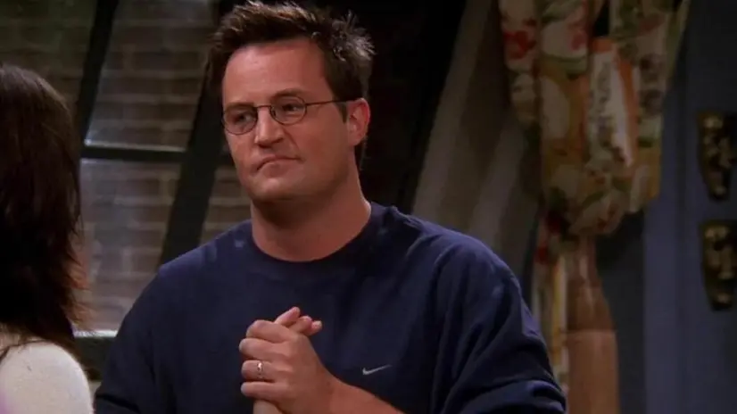 L'attore Matthew Perry in una scena di Friends