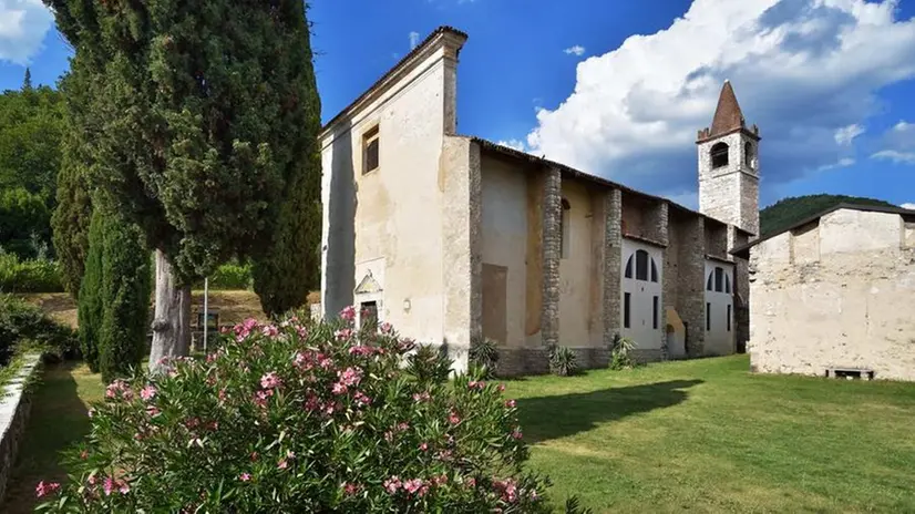 La chiesa quattrocentesca che ospita la rassegna - © www.giornaledibrescia.it