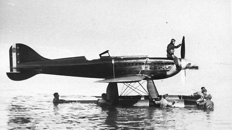 Una foto storica dell'idrovolante del maresciallo Agello - © www.giornaledibrescia.it