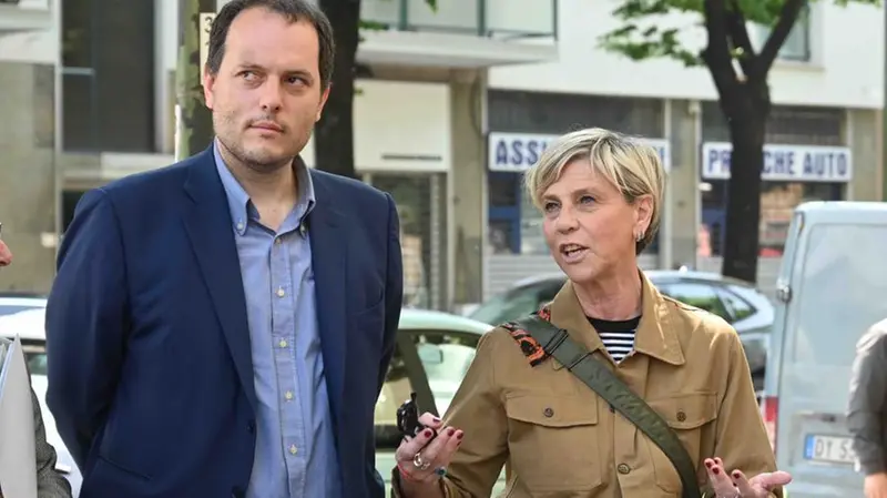 Il vicesindaco Federico Manzoni con Laura Castelletti - Foto Marco Ortogni/Neg © www.giornaledibrescia.it