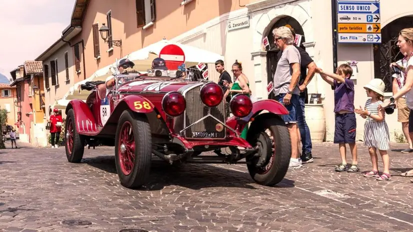 Il passaggio della Mille Miglia - Foto New Reporter © www.giornaledibrescia.it