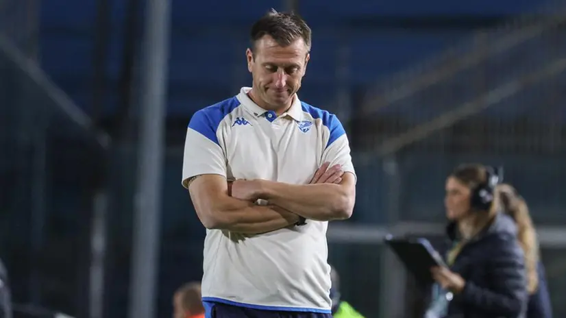 Daniele Gastaldello al termine della sconfitta con il Bari - Foto New Reporter Nicoli © www.giornaledibrescia.it