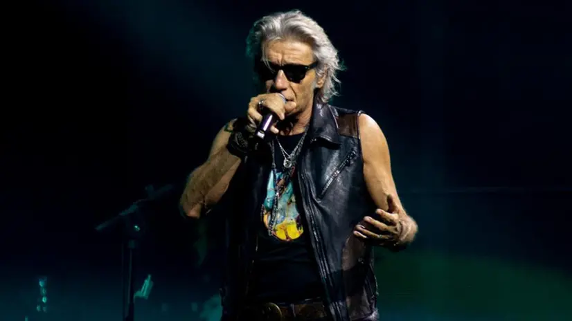 Il concerto di Ligabue al Brixia Forum