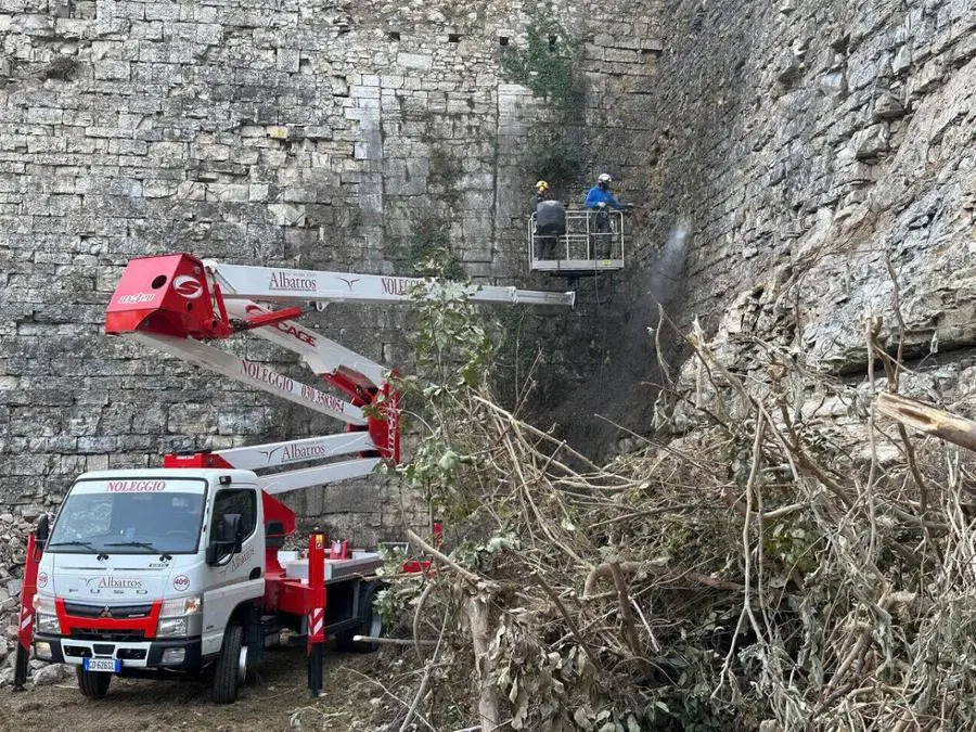 I lavori al muro nord del Castello