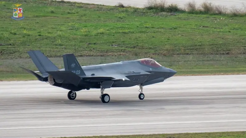 Un F35 del 32° Stormo di Amendola impegnato nell'esercitazione Falcon Strike - Foto Aeronautica Militare © www.giornaledibrescia.it