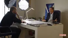 Massimo Cellino intervistato dal giornalista di Report - Foto tratta da Fb