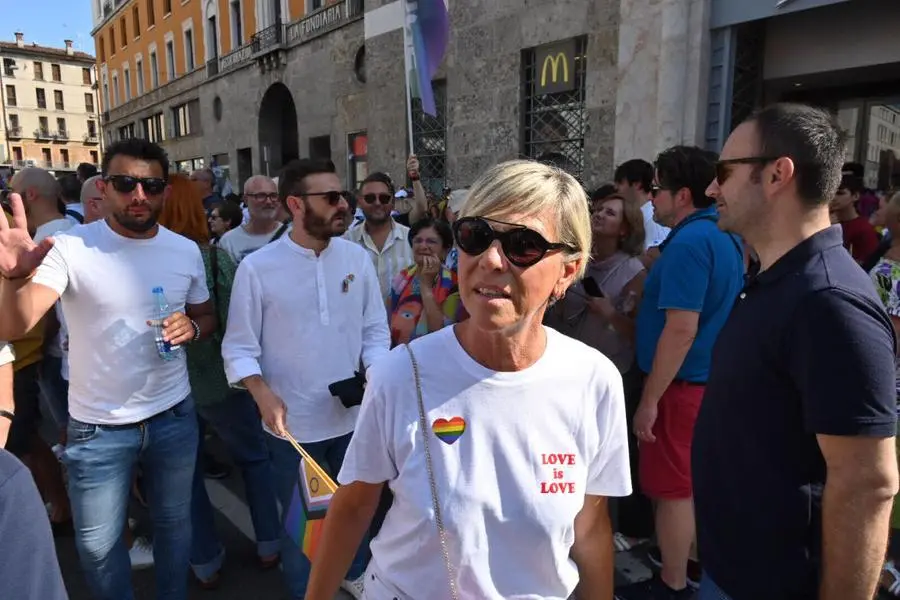 Il Brescia Pride per le vie del centro città