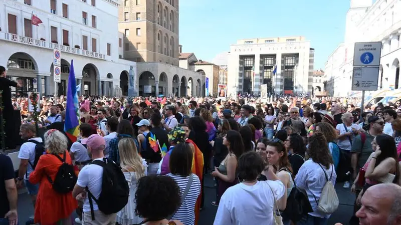 Il Brescia Pride per le vie del centro città