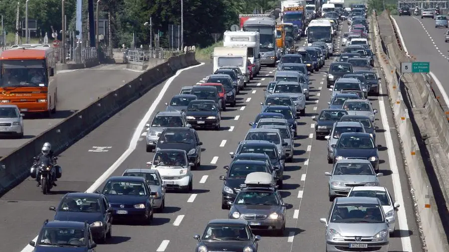 Maxi incidente in A4 tra Brescia est e Desenzano, traffico in tilt ...
