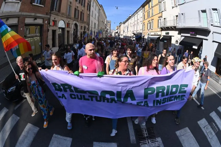 Il corteo del Brescia Pride a settembre 2023 - Foto Neg © www.giornaledibrescia.it