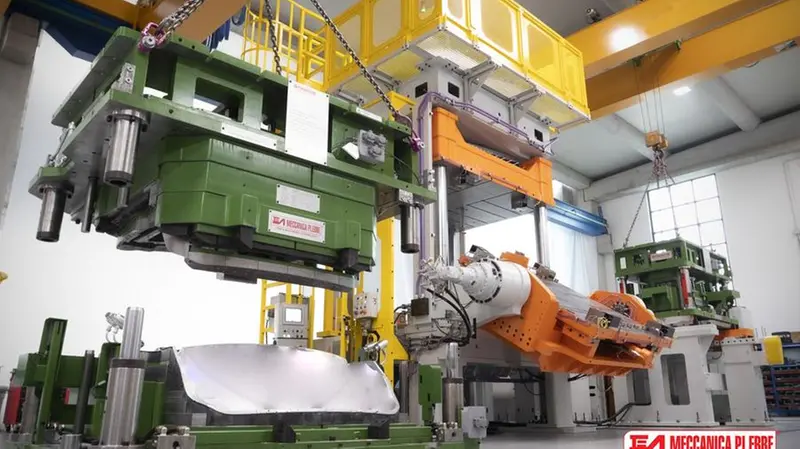 La pressa che verrà spedita negli Usa - © www.giornaledibrescia.it