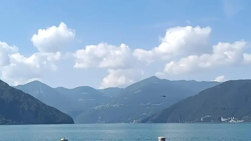 Le ricerche della ragazza sono ancora in corso al largo di Pisogne