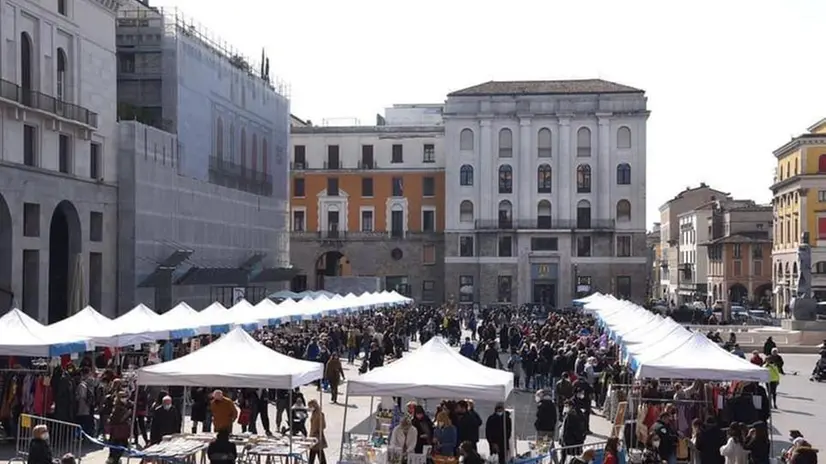 Una scorsa edizione di Pigliatutto in piazza Vittoria