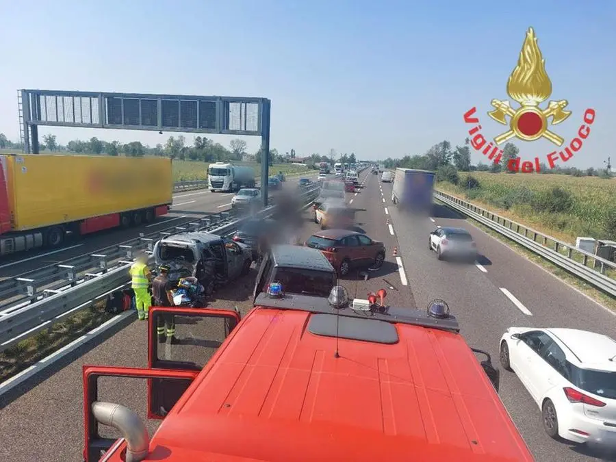 L'intervento in A4 per i soccorsi dopo l'incidente