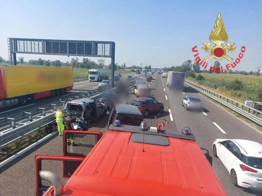 L'intervento in A4 per i soccorsi dopo l'incidente