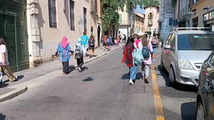 Primo giorno di scuola per diversi istituti bresciani