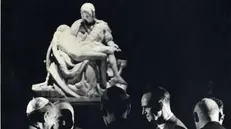 Paolo VI in visita alla «Pietà» durante il viaggio a New York © www.giornaledibrescia.it