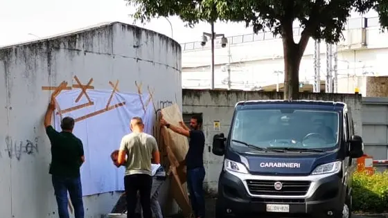 Maltrattamenti «fatto culturale»,  scritta anarchica contro il pm