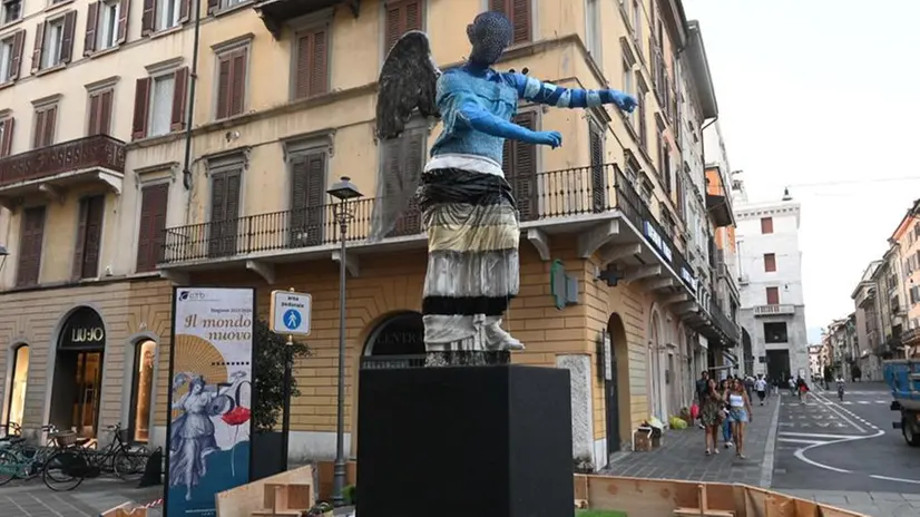 La Vittoria Alata della sostenibilità in corso Zanardelli