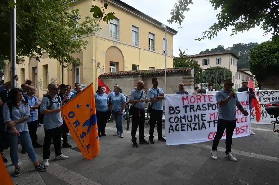 Lo sciopero del trasporto pubblico locale a Brescia