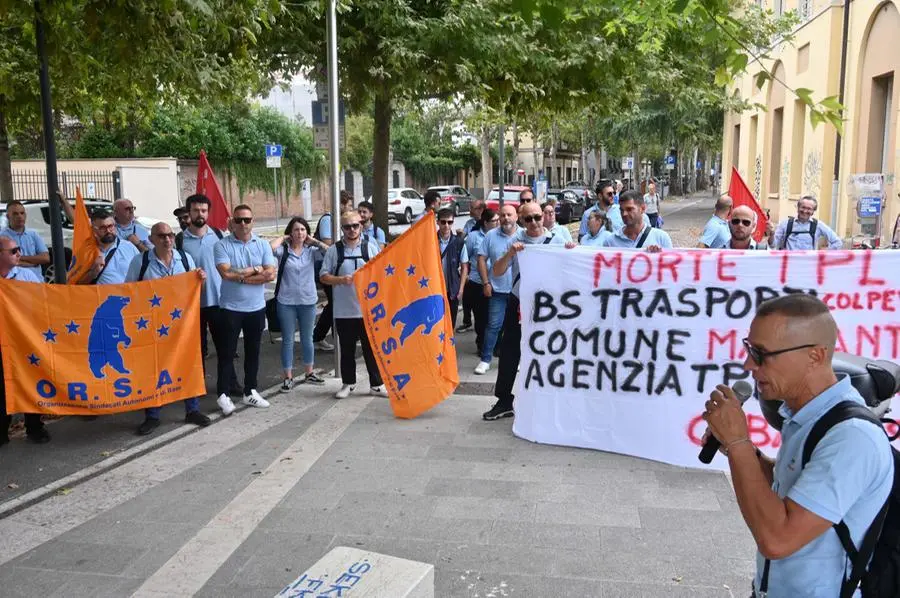 Lo sciopero del trasporto pubblico locale a Brescia
