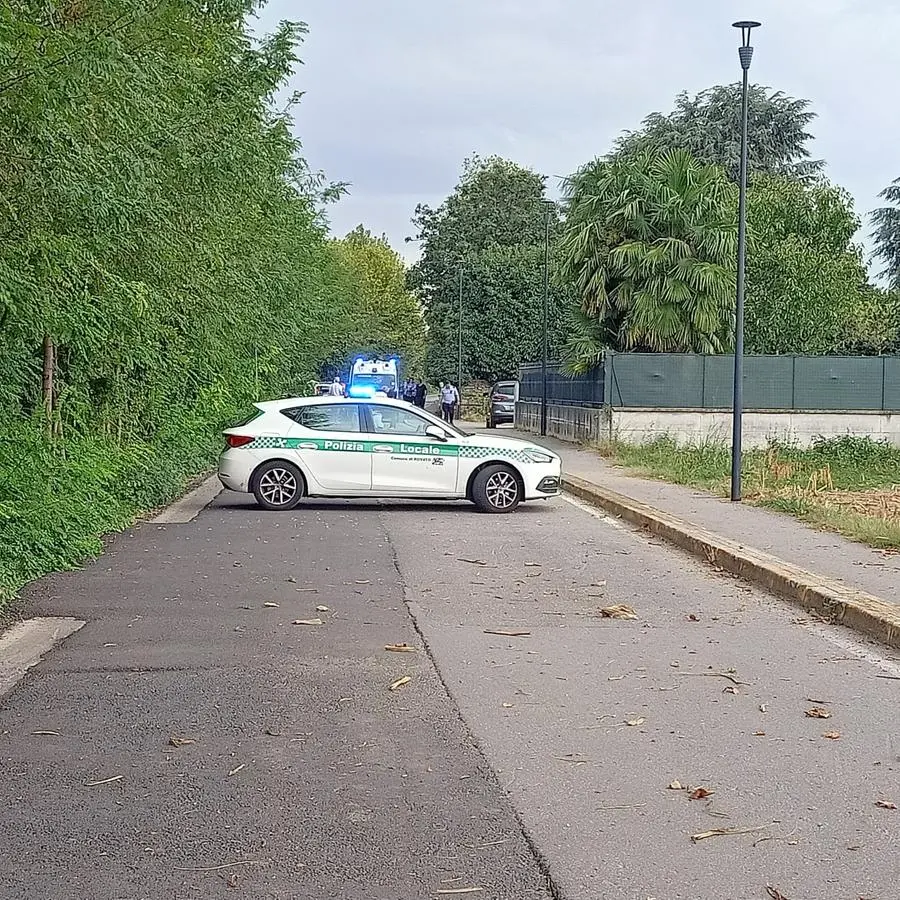 La Polizia locale di Rovato sul luogo dell'incidente