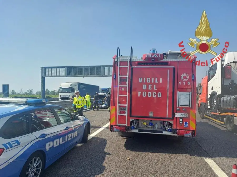 L'intervento in A4 per i soccorsi dopo l'incidente