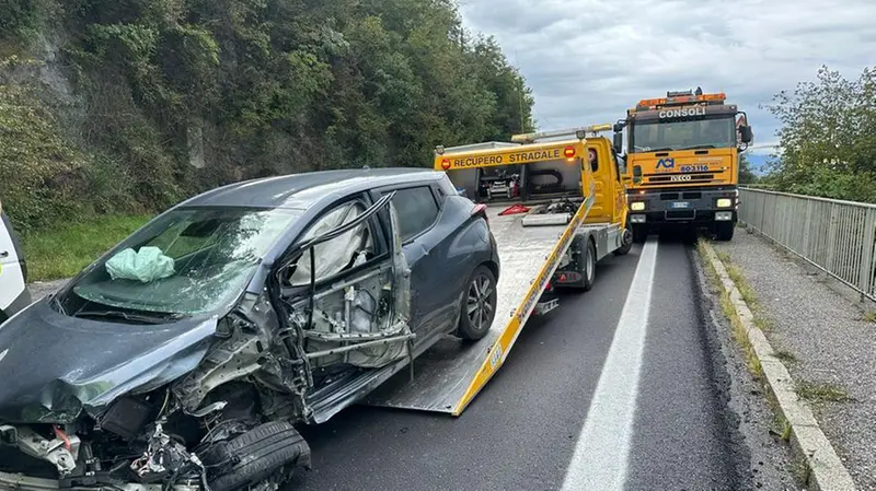 Drammatico incidente lungo la Sp 510: tir esce di strada e vola per 60 emtri
