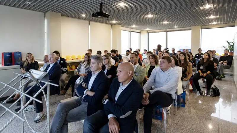 Prima della visita guidata, c'è stata un'introduzione teorica - © www.giornaledibrescia.it