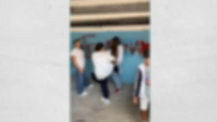 Un momento del pestaggio ripreso nel video divenuto virale
