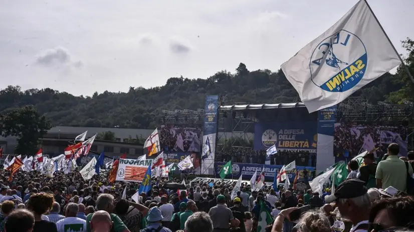 Tra i 100mila a Pontida per il raduno della Lega anche un migliaio di bresciani