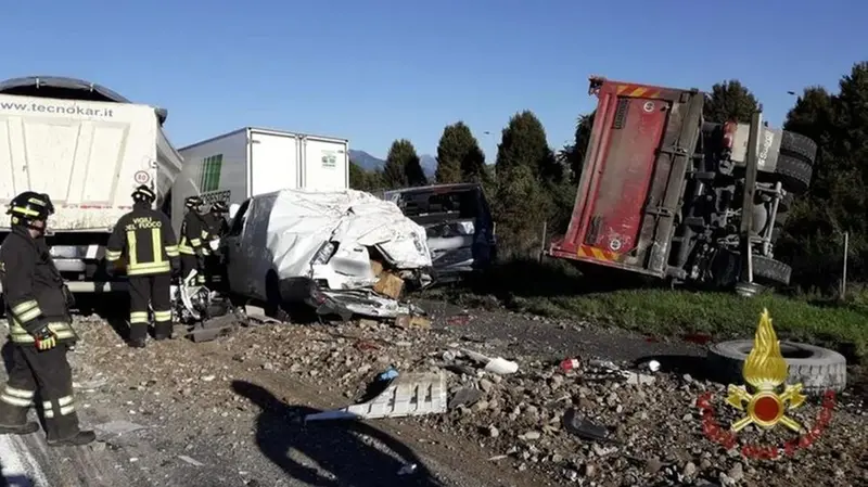 In A4 cinque mezzi coinvolti nel tamponamento