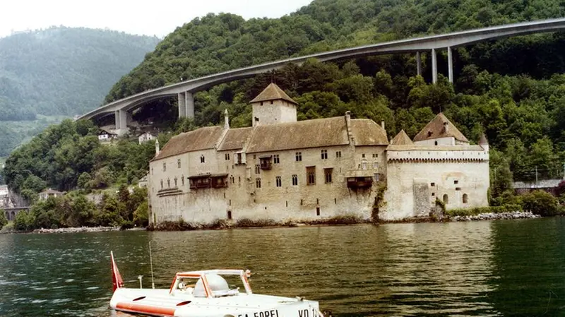 Il Forel utilizzato per esplorare il Benaco - Foto tratta da bertrandpiccard.com