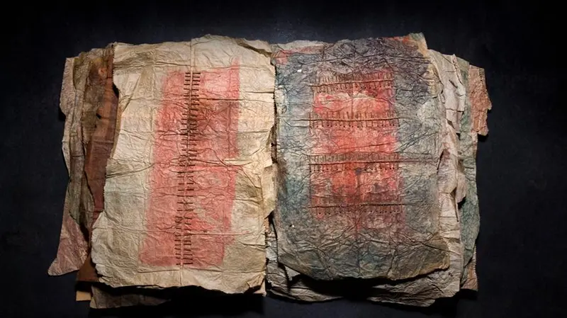 «Pagine chiodate», carta trattata, chiodi, Ok Harris Gallery, New York - Foto © Fabio Cattabiani