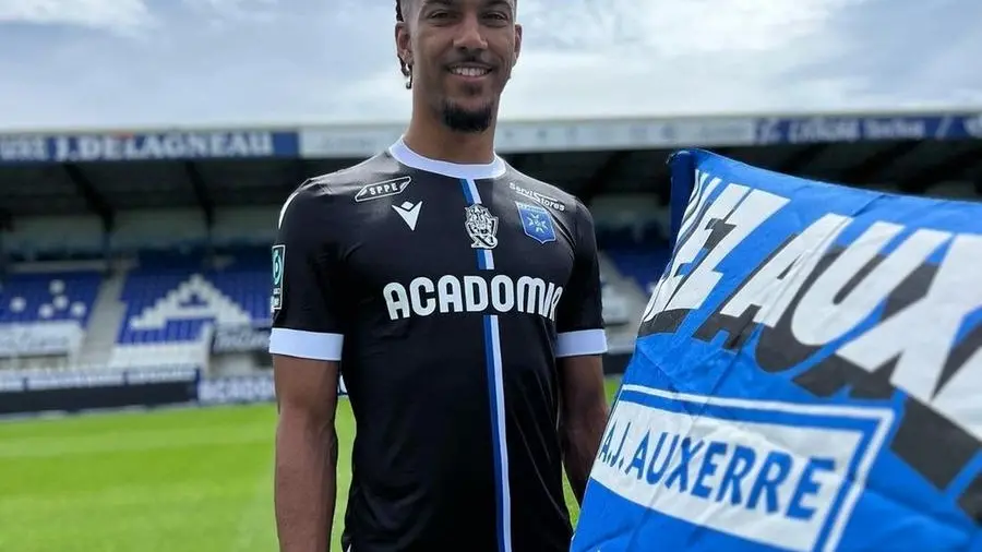 Florian Ayé, dopo quattro anni al Brescia, torna all'Auxerre