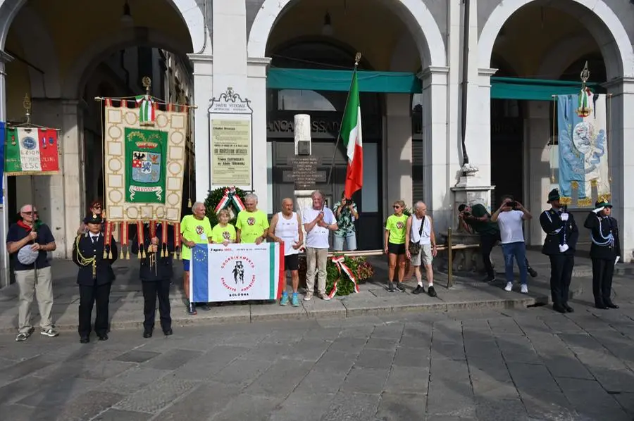 L'arrivo della staffetta in piazza Loggia