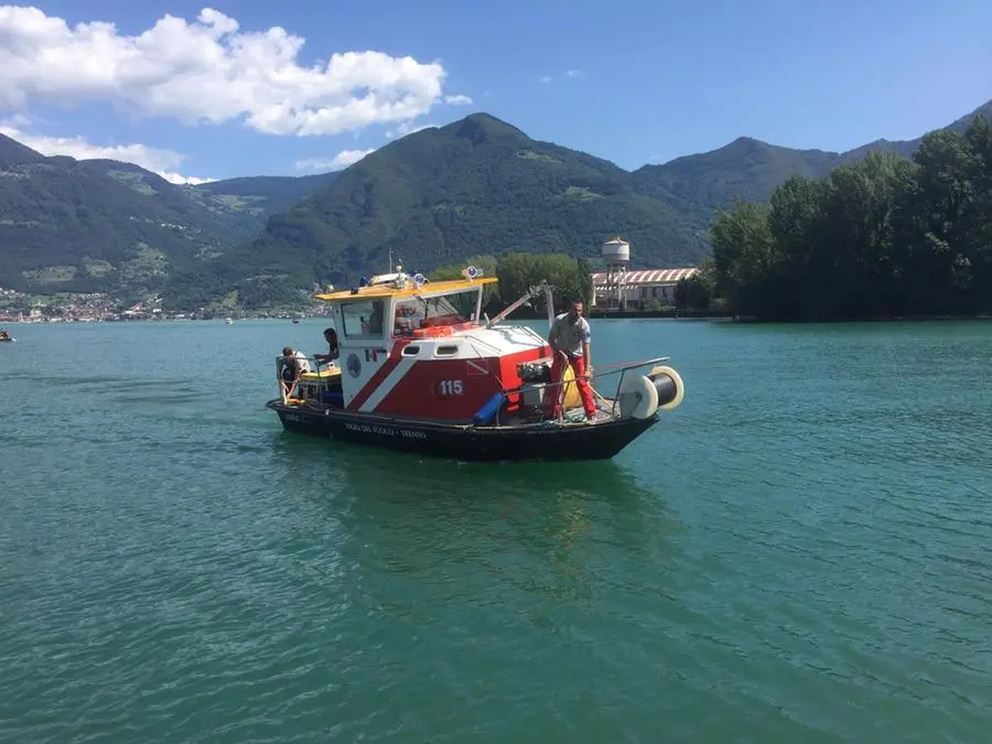 Imbarcazione di soccorso sul lago d'Iseo (foto di repertorio) - © www.giornaledibrescia.it