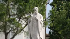 La statua dedicata a Sant'Ercolano a Maderno