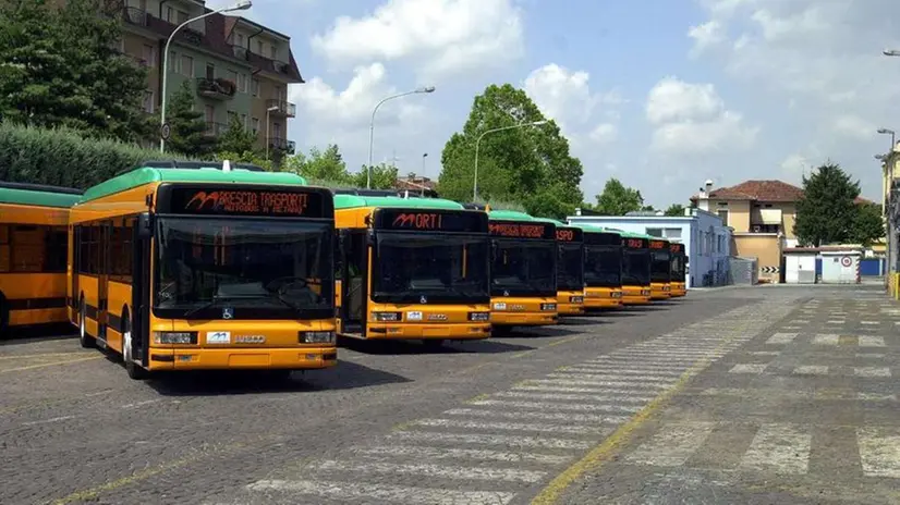 Autobus fermi © www.giornaledibrescia.it