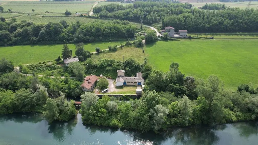 L’impianto di pompaggio a Capriolo dove si «pesca» l’acqua del Sebino dal fiume Oglio - © www.giornaledibrescia.it