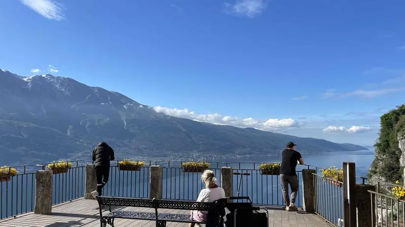 Tremosine, un eden tra lago e cielo - © www.giornaledibrescia.it