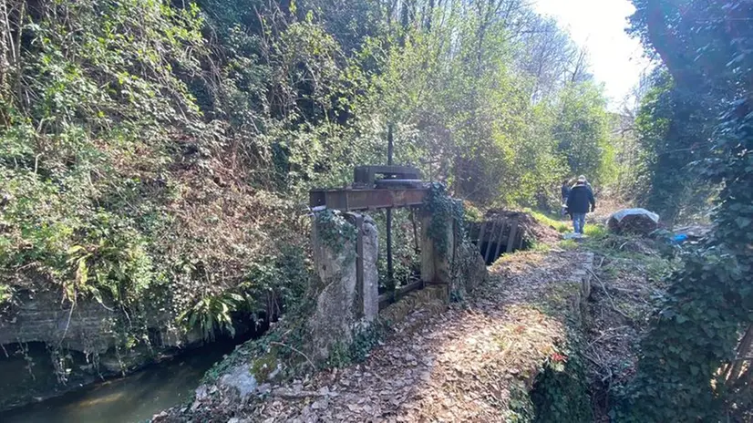 Una paratia della serioletta Carcina a Pregno che sarà sostituita con un impianto moderno telecomandato da remoto