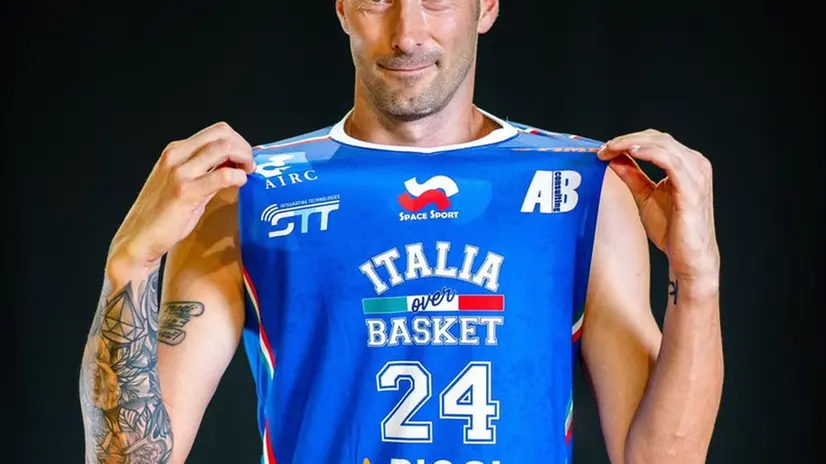 Alcune immagini di Davide Perazzi e della dirigenza del Trenzano Basket