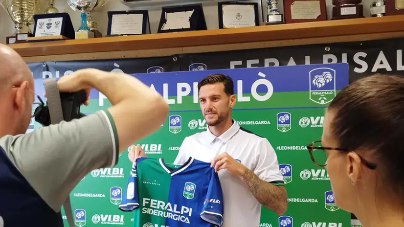 La FeralpiSalò presenta il nuovo difensore Luca Cappitelli