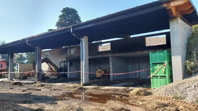 Azienda agricola in fiamme a Vallio Terme