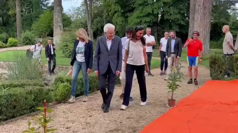 I ciclisti bresciani insieme al presidente Sergio Mattarella