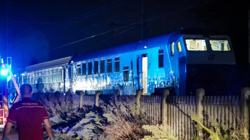 Il treno ha travolto e ucciso i 5 operai a Brandizzo