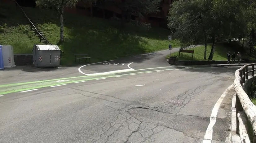 Il punto in cui il motociclista è uscito di strada