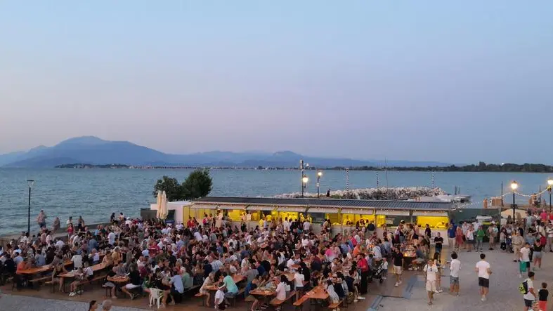 Uno scatto di una passata edizione della Festa del Lago e dell'Ospite - © www.giornaledibrescia.it